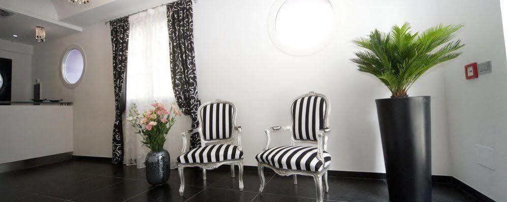 Residence Hotel Le Viole ริมินี ภายนอก รูปภาพ